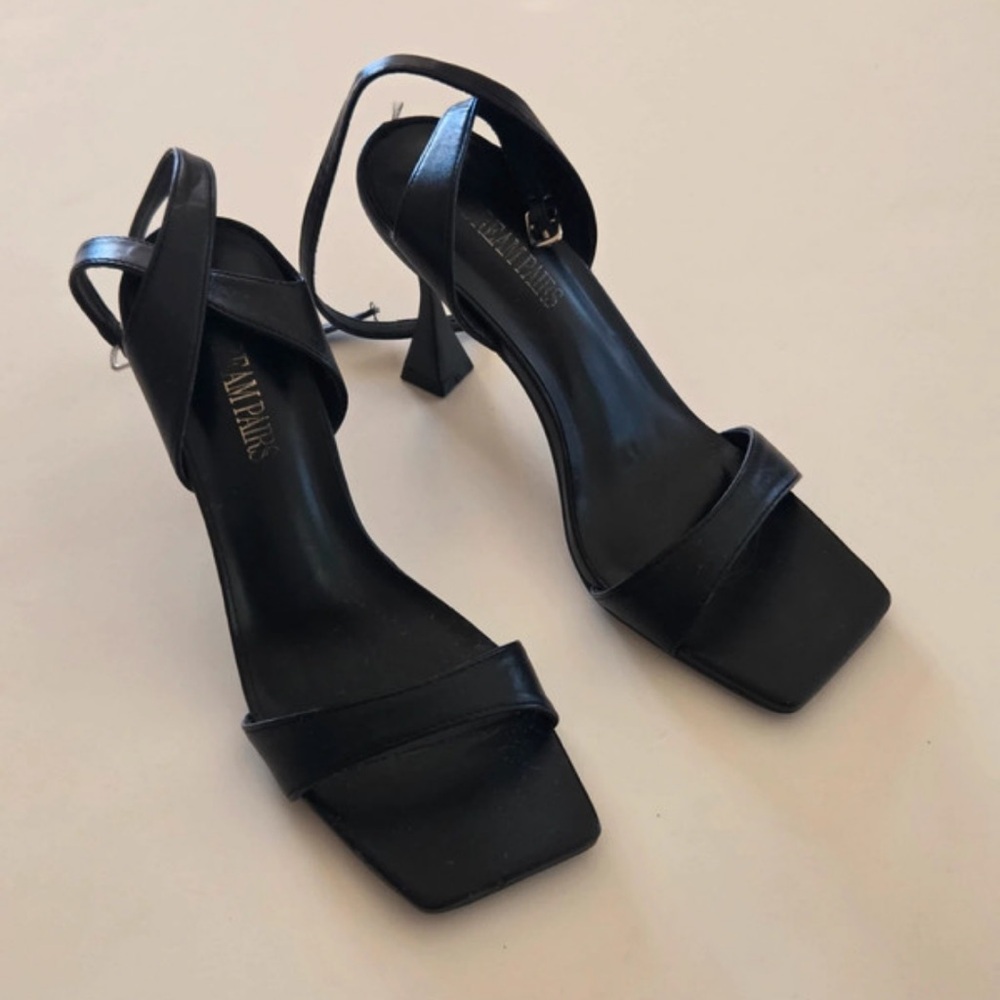 Chic Black Strappy Heels